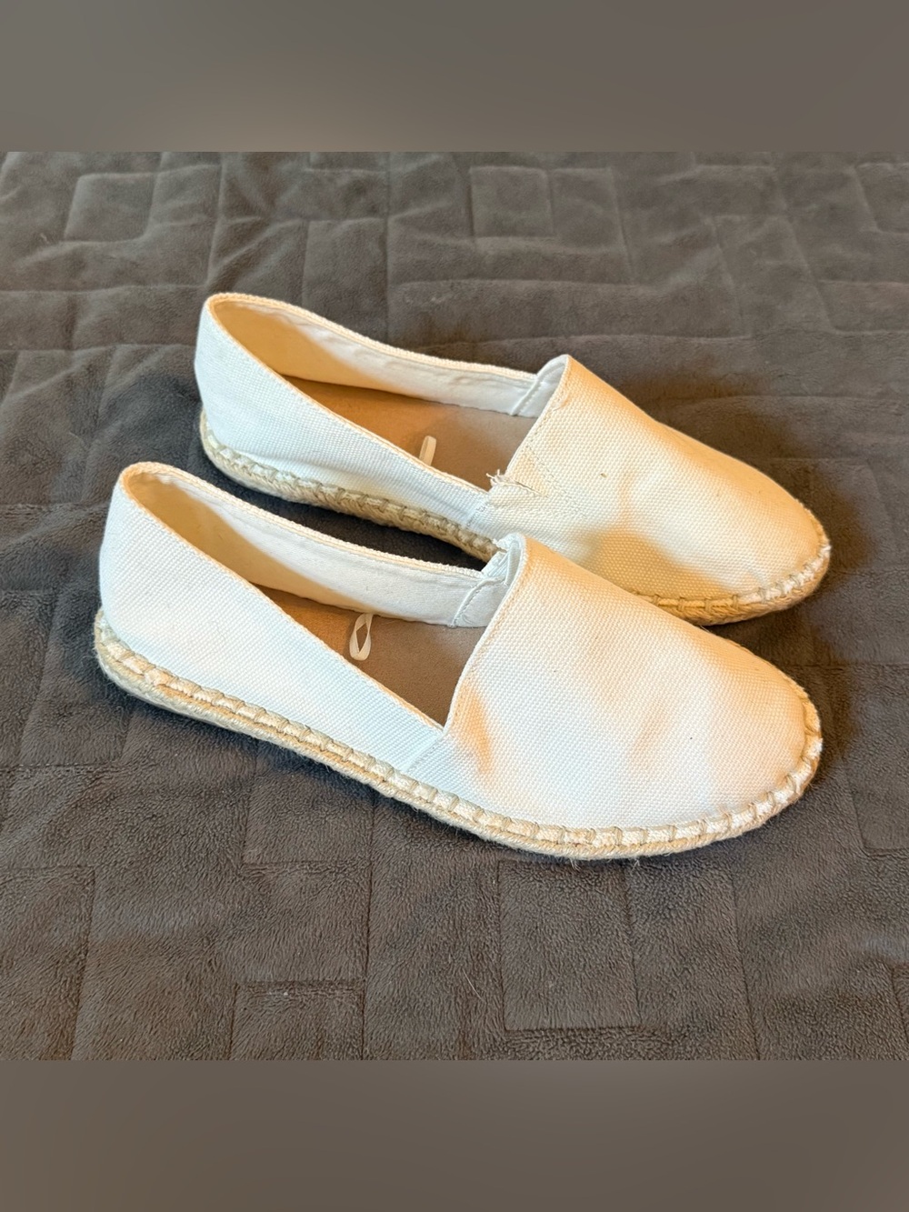 Brand new Old Navy cream canvas espadrille shoes size 7